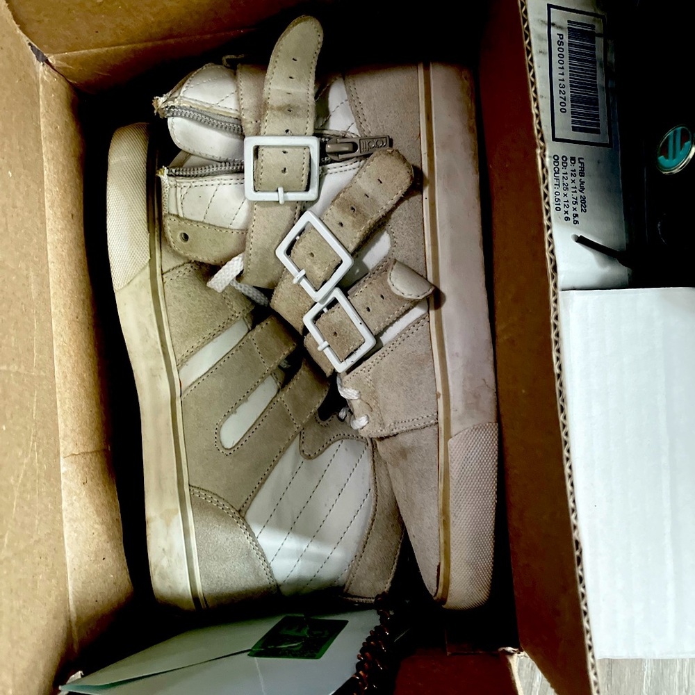 RADII FOOTWEAR "WHITE WARM GRAY” STRAIGHT JACKET MODEL FM1037 Sz 6 Womens